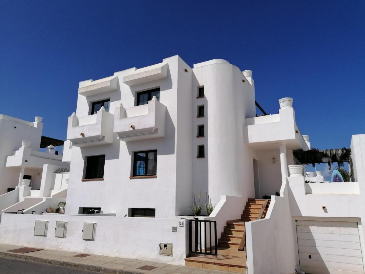 Surf Dream Surfhouse Hostel Corralejo Exterior foto